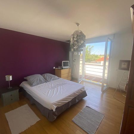 Chambre Avec Salle De Bain Privee Dans Maison Bourges Bagian luar foto