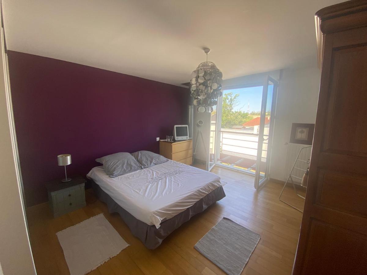 Chambre Avec Salle De Bain Privee Dans Maison Bourges Bagian luar foto